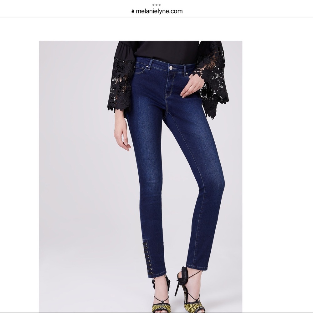 NWOT High rise Women's Blue Jeans